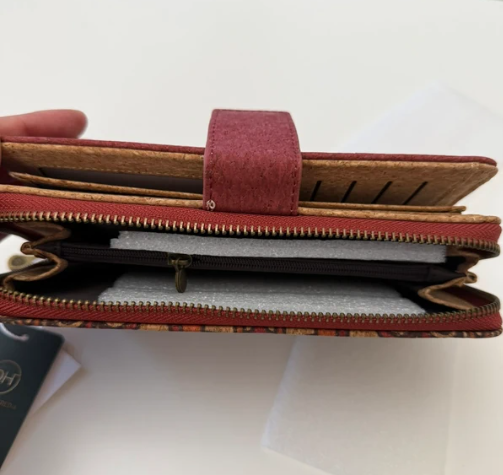 04 Punten.... Luxe en mooie Portemonee met rode kleuren